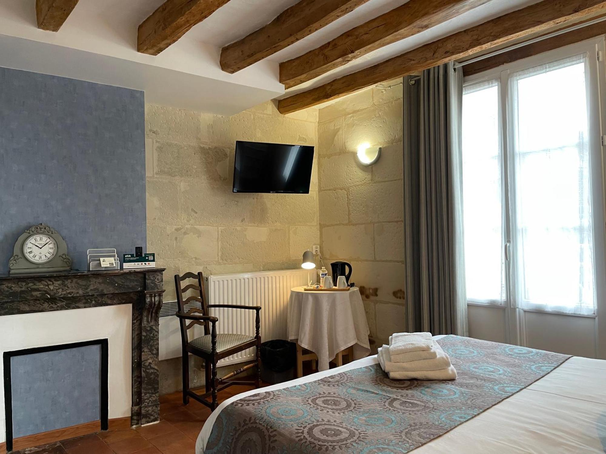 Logis Auberge Le Colombien - Hotel Et Restaurant Villandry Kültér fotó