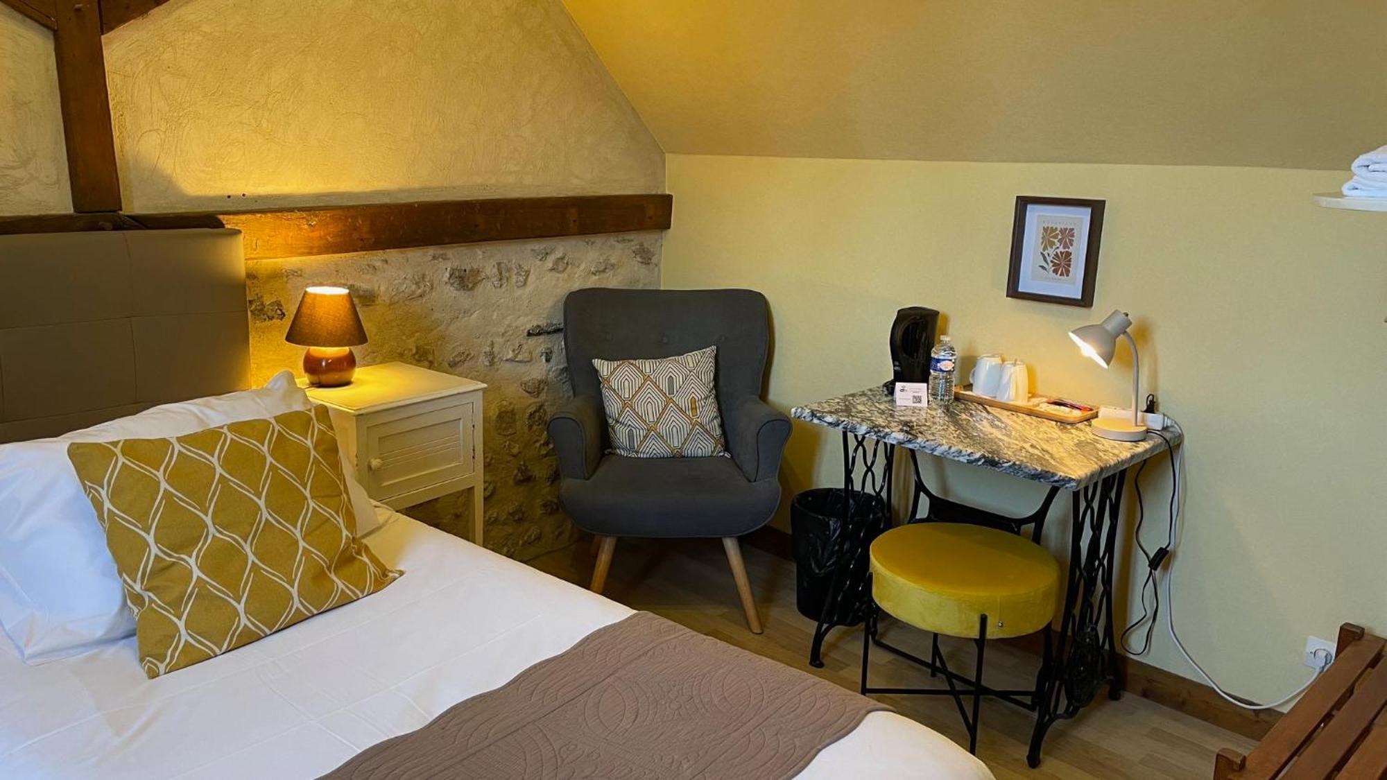 Logis Auberge Le Colombien - Hotel Et Restaurant Villandry Kültér fotó