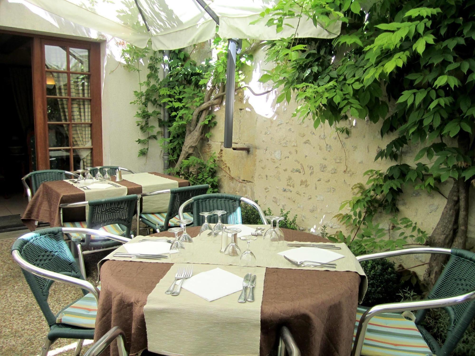 Logis Auberge Le Colombien - Hotel Et Restaurant Villandry Kültér fotó