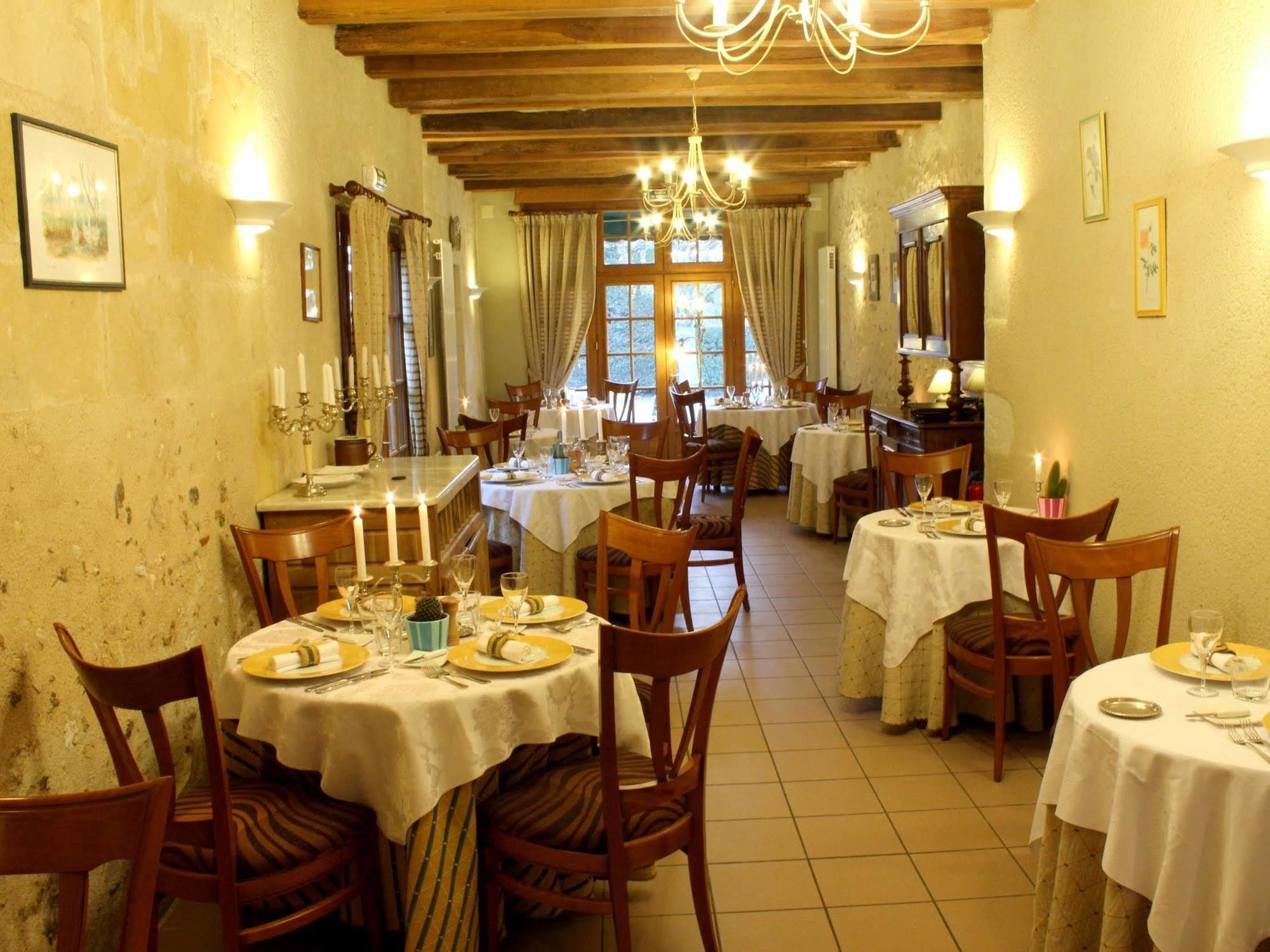 Logis Auberge Le Colombien - Hotel Et Restaurant Villandry Kültér fotó