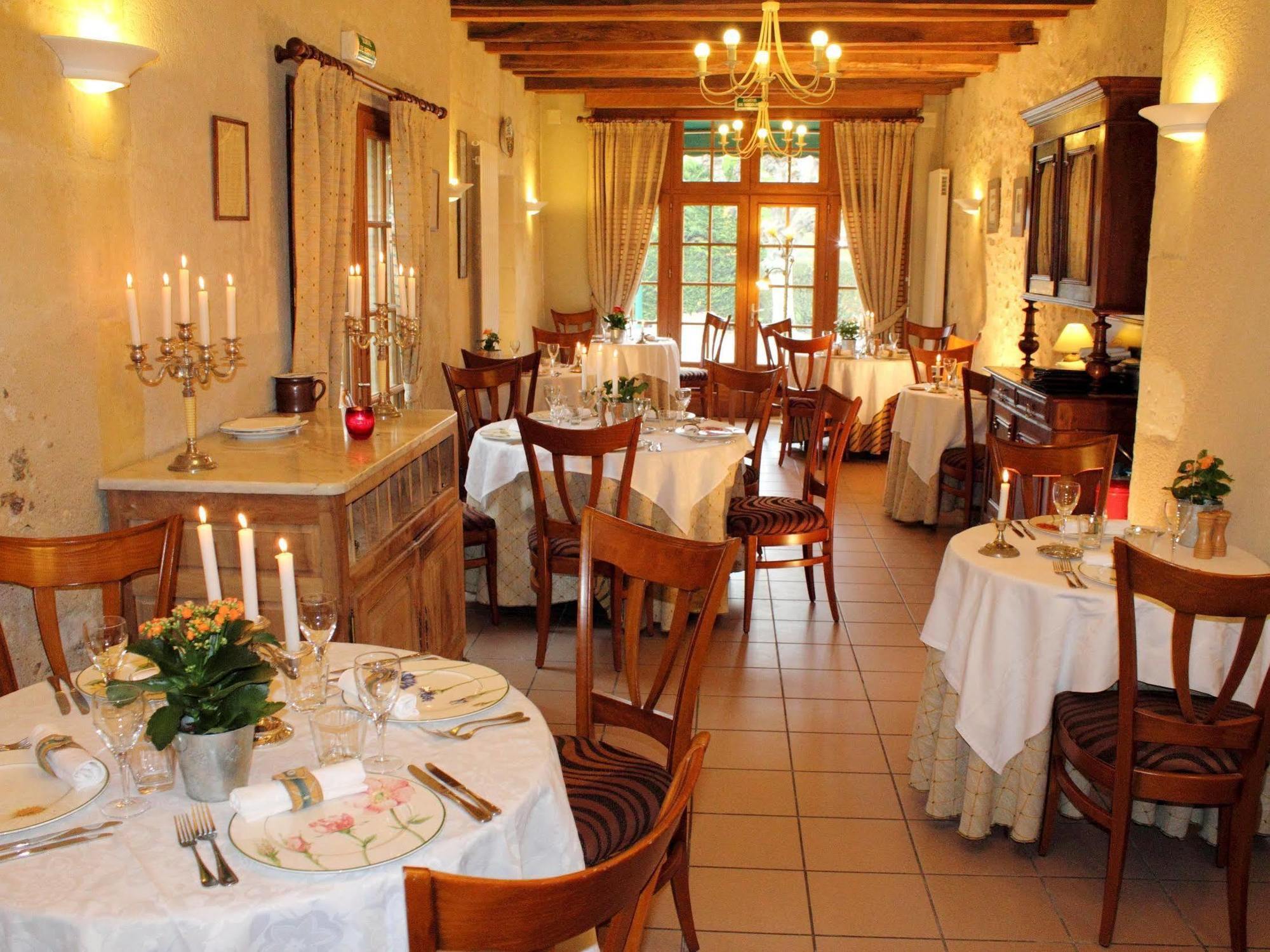 Logis Auberge Le Colombien - Hotel Et Restaurant Villandry Kültér fotó